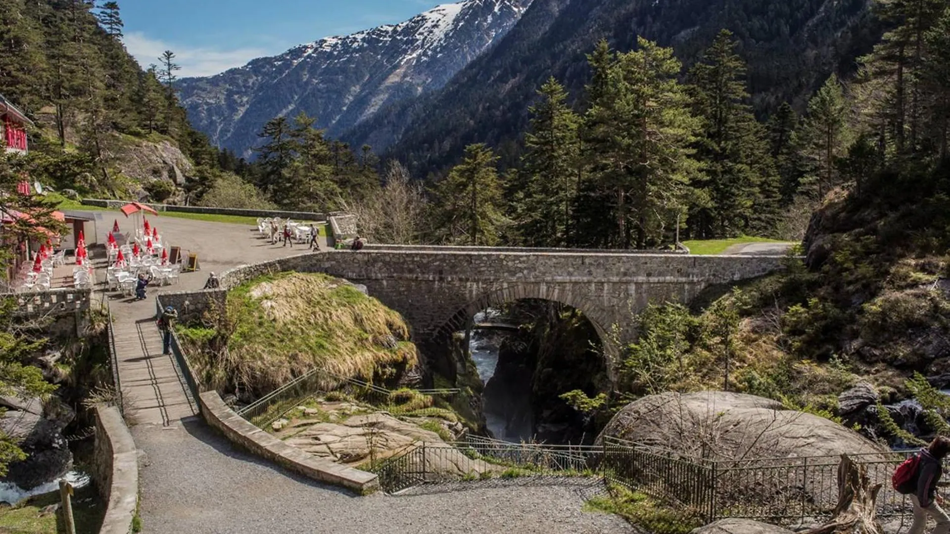 Grand Chalet Equipe Et Calme Avec Parking A Cauterets - Fr-1-812-124 فرنسا